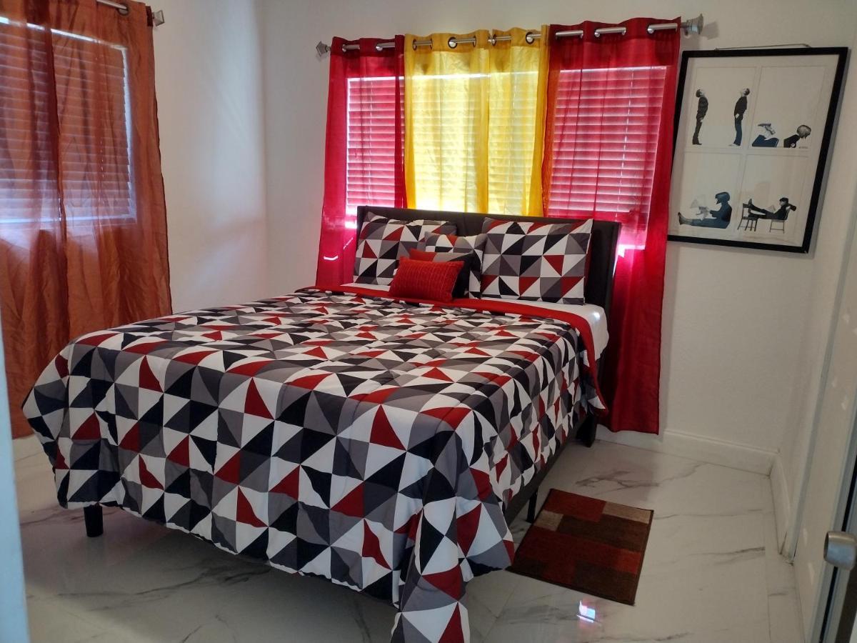 Cheerful 3-Bedroom Home /Ac+ Free Parking North Miami Beach Kültér fotó