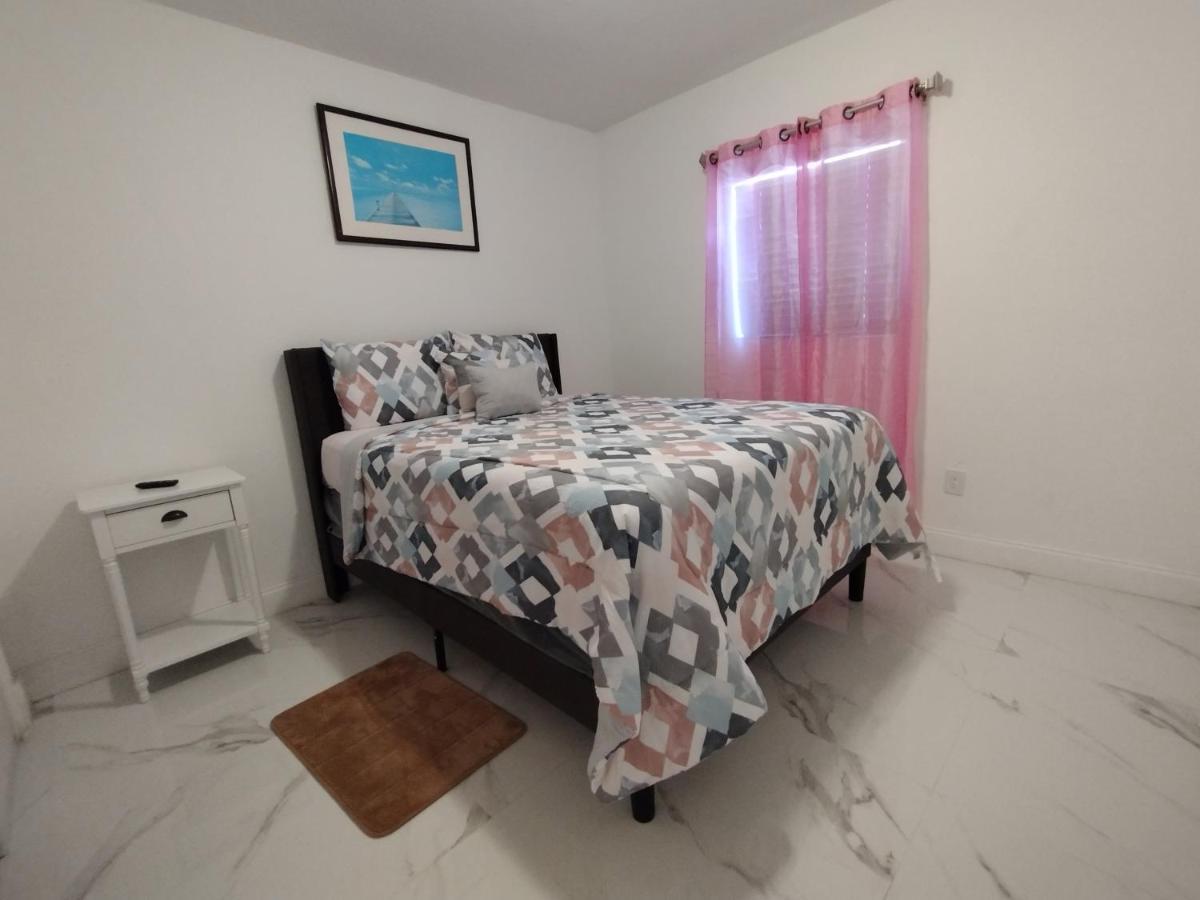Cheerful 3-Bedroom Home /Ac+ Free Parking North Miami Beach Kültér fotó