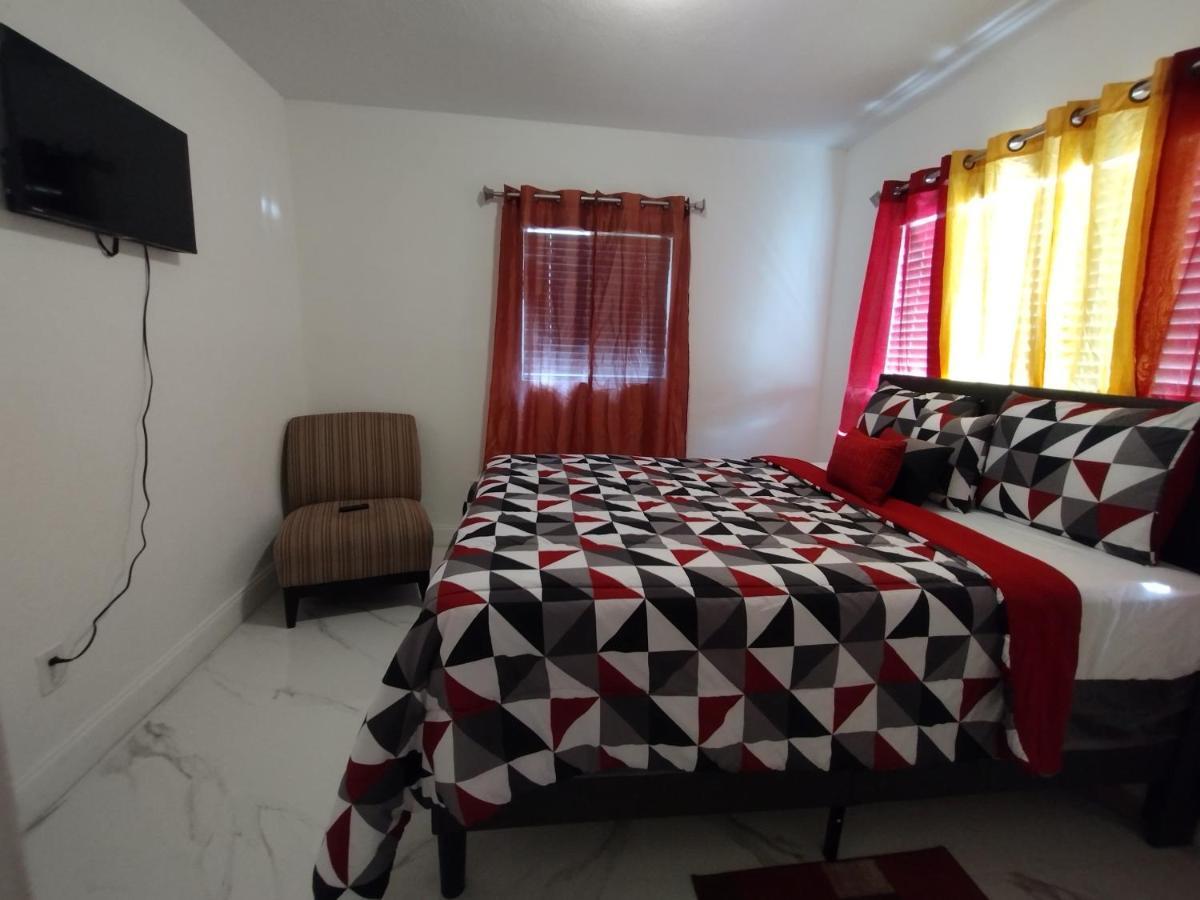 Cheerful 3-Bedroom Home /Ac+ Free Parking North Miami Beach Kültér fotó