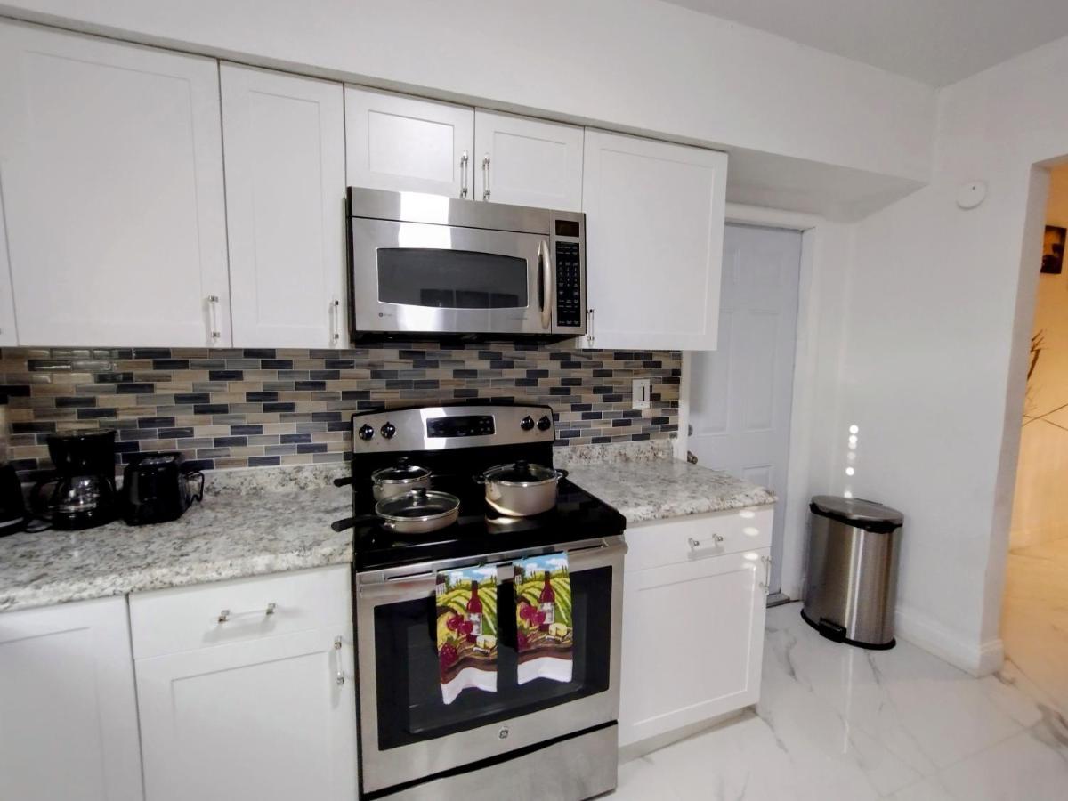 Cheerful 3-Bedroom Home /Ac+ Free Parking North Miami Beach Kültér fotó