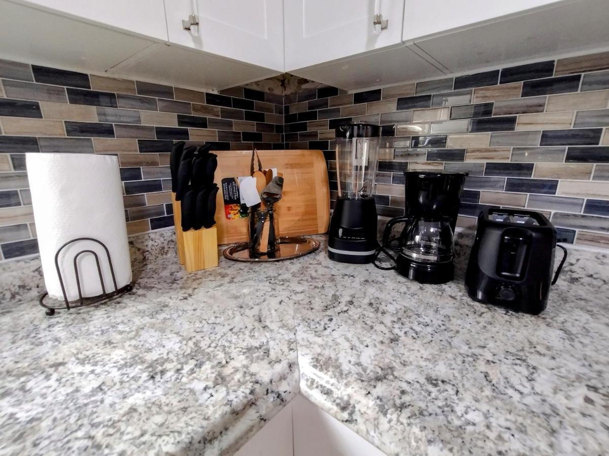 Cheerful 3-Bedroom Home /Ac+ Free Parking North Miami Beach Kültér fotó