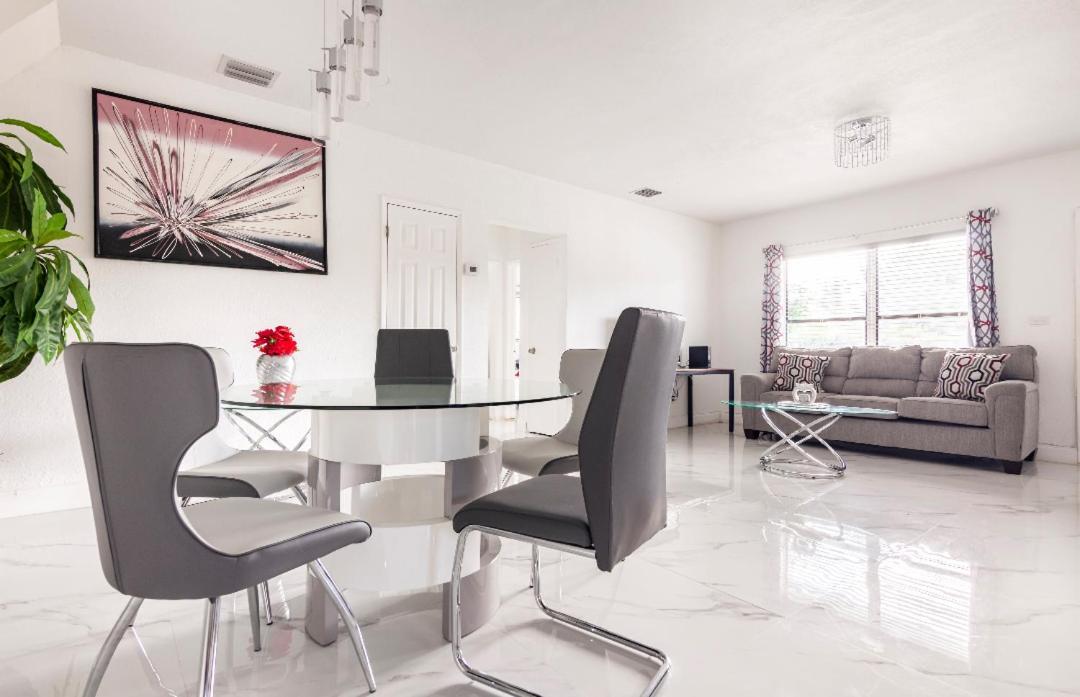 Cheerful 3-Bedroom Home /Ac+ Free Parking North Miami Beach Kültér fotó