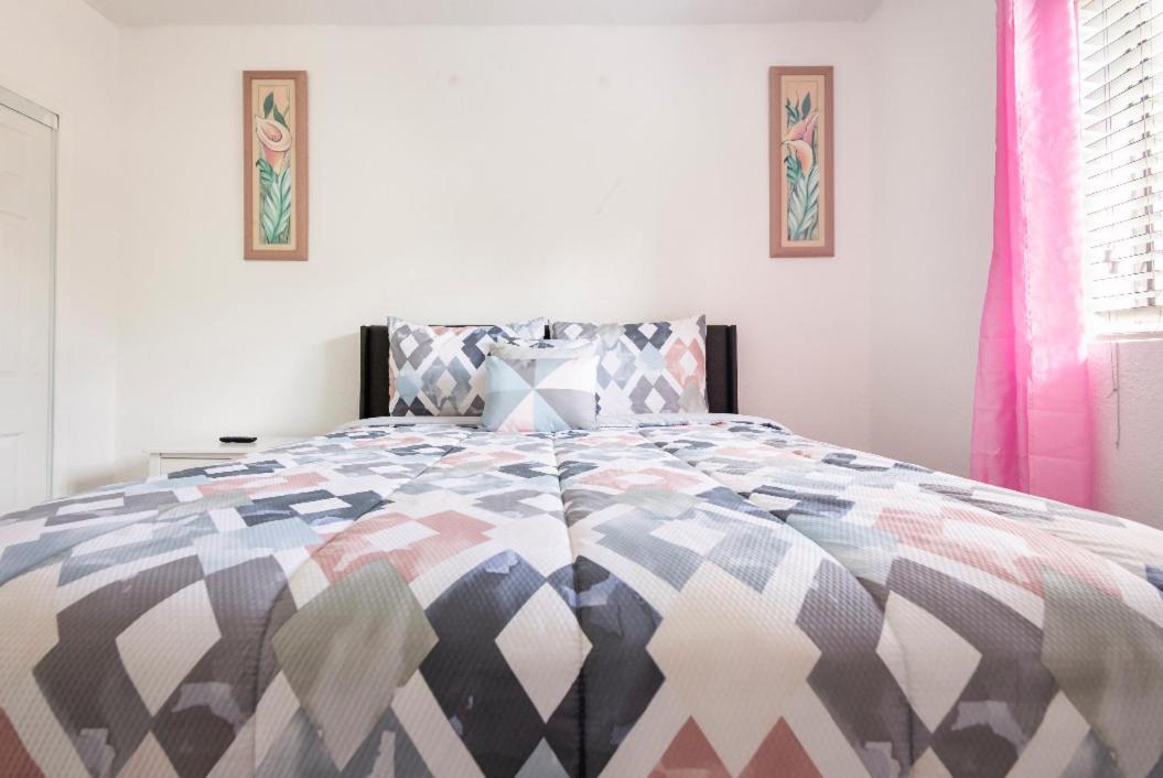 Cheerful 3-Bedroom Home /Ac+ Free Parking North Miami Beach Kültér fotó